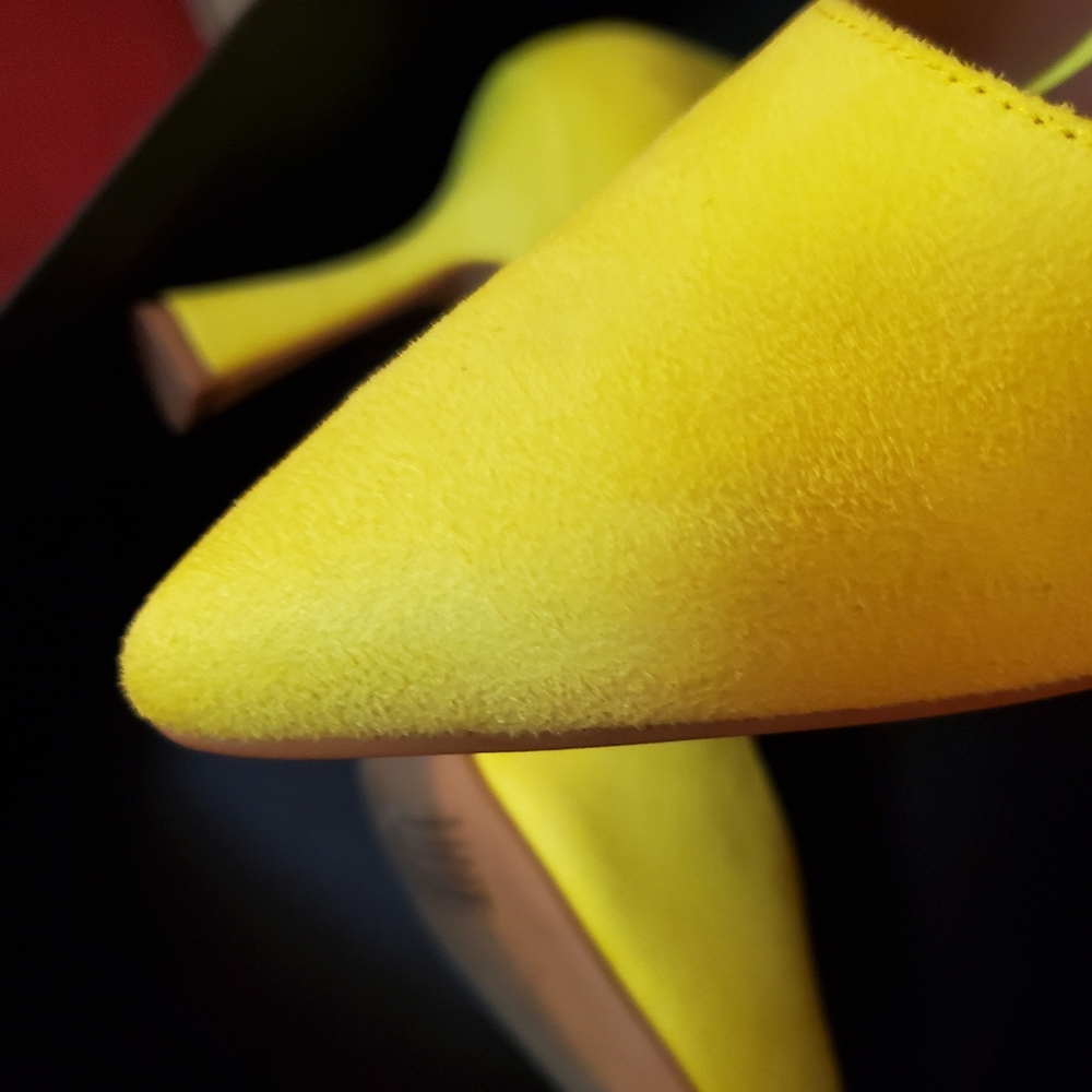 Ladies Shoes - Picture 2 of 13